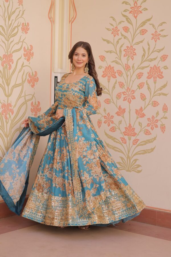 Gown silk - Image 3