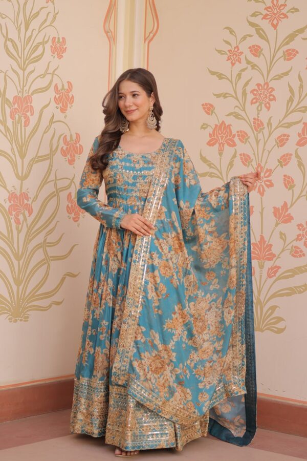 Gown silk - Image 17