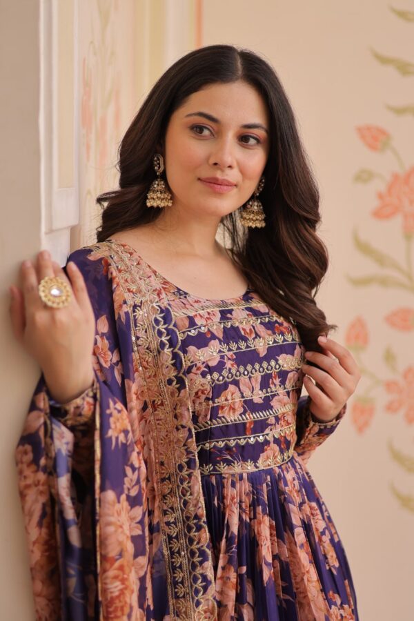 Gown silk - Image 8